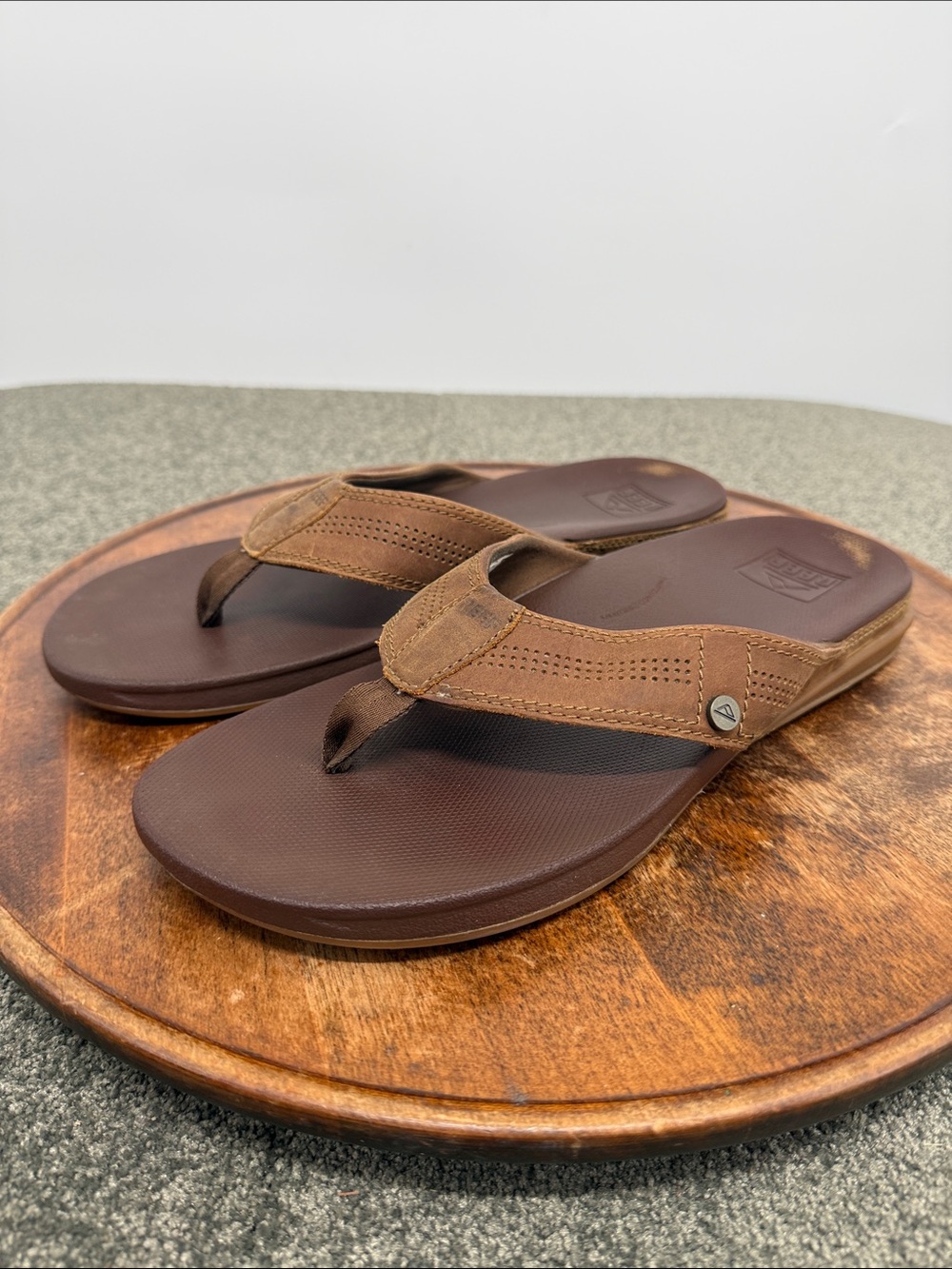 Reef Sandals Mens 11 Brown Leather Flip-Flop Thong Cushion Lux Casual Beach Surf